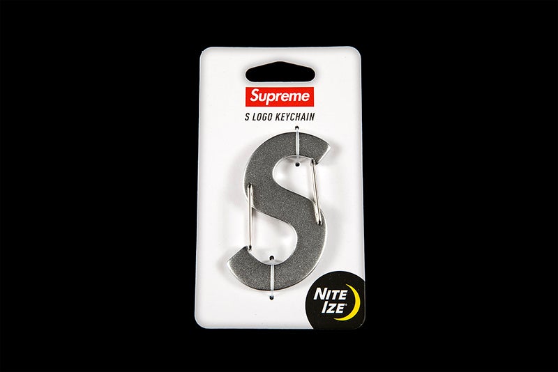 SUPREME X NITE IZE S LOGO KEYCHAIN