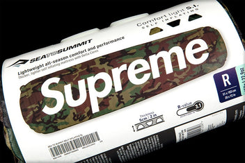 SUPREME X SEA TO SUMMIT SELF INFLATING SLEEPING MAT