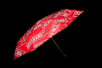 SUPREME X SHEDRAIN STREET SIGNS UMBRELLA