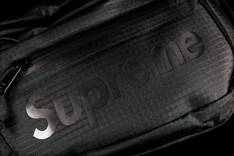 SUPREME SLING BAG