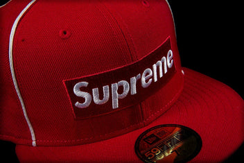 SUPREME NEW ERA CAP