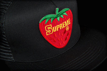 SUPREME SNAPBACK CAP