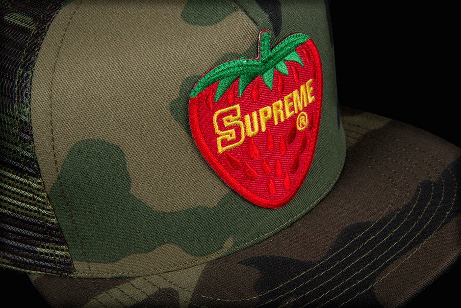 SUPREME SNAPBACK CAP