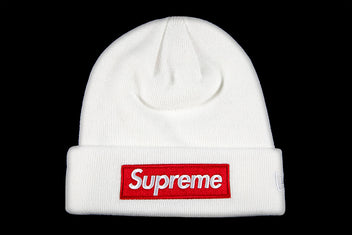 SUPREME NEW ERA BOX LOGO BEANIE