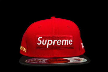 SUPREME NEW ERA CAP