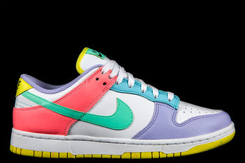 WOMENS NIKE DUNK LOW SE