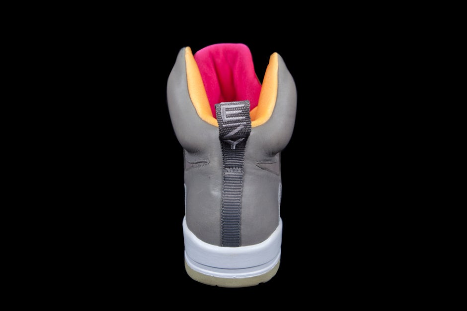 NIKE AIR YEEZY