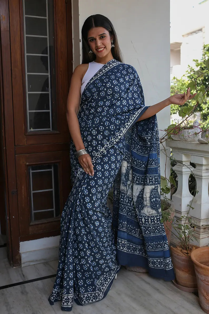 How To Wear A Saree With Thin Pleats Perfectly & Neatly - Fish Style Pleats  To Look Slim & Tall 