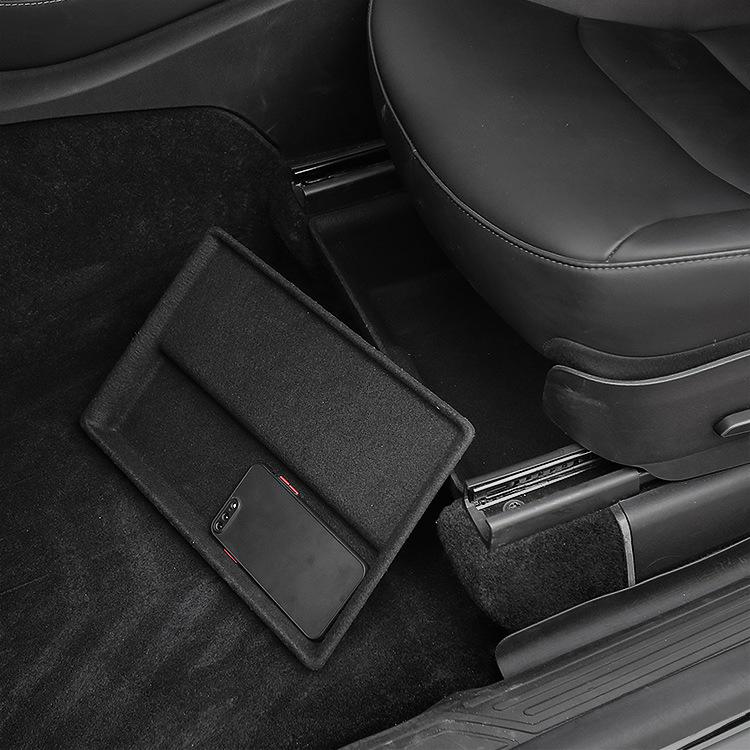 https://cdn.shopify.com/s/files/1/0588/3825/3719/files/tesla_under_seat_organizer_33.jpg?v=1648629187