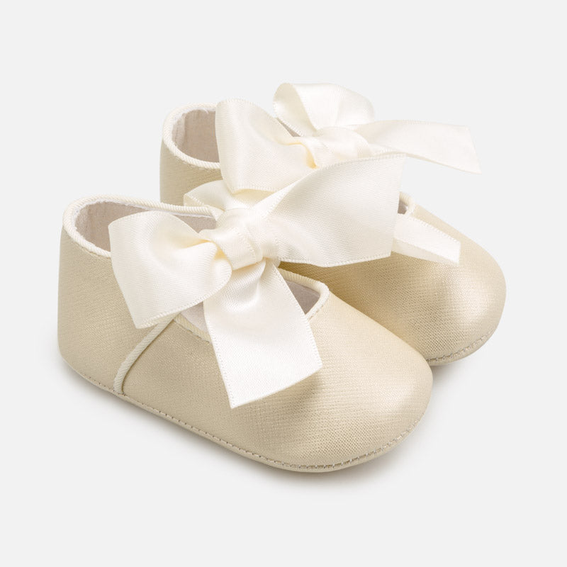 baby girl gold shoes size 5