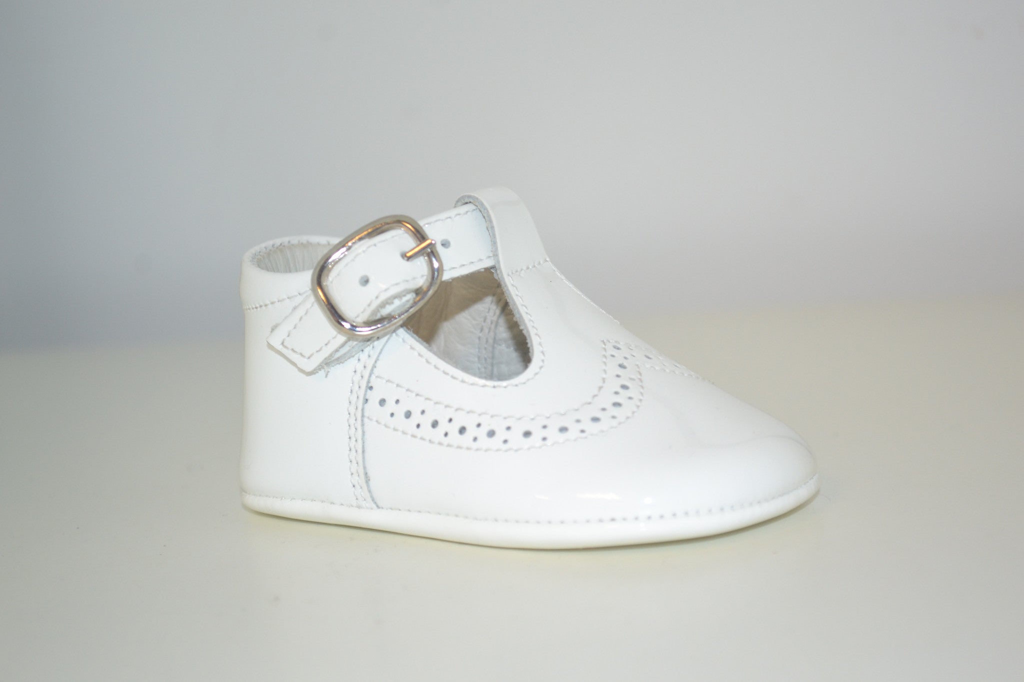 Andanines White Patent Pram Shoes