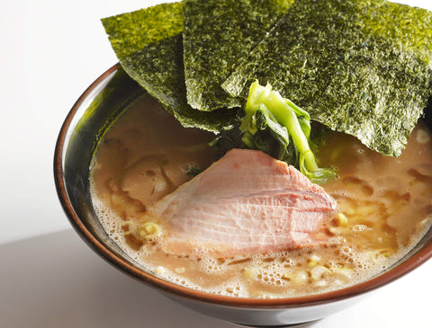 豚と鶏の旨み濃厚 味わいはマイルド 人の力で感動を伝える 関西の家系ラーメン行列店 麺家あくた川 Japan Brand Fun