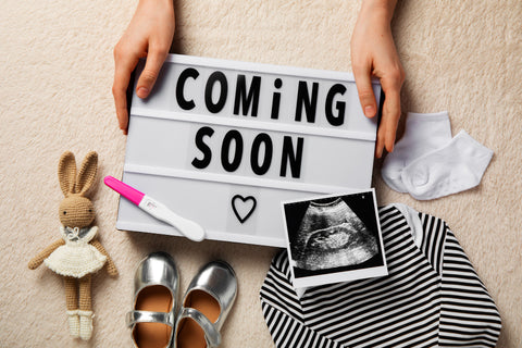 Choose a pregnancy announcement that reflects your personality, not just the trend of the moment.