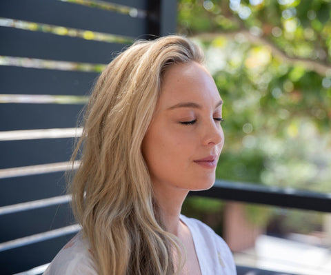 Jessica Sepel Meditating