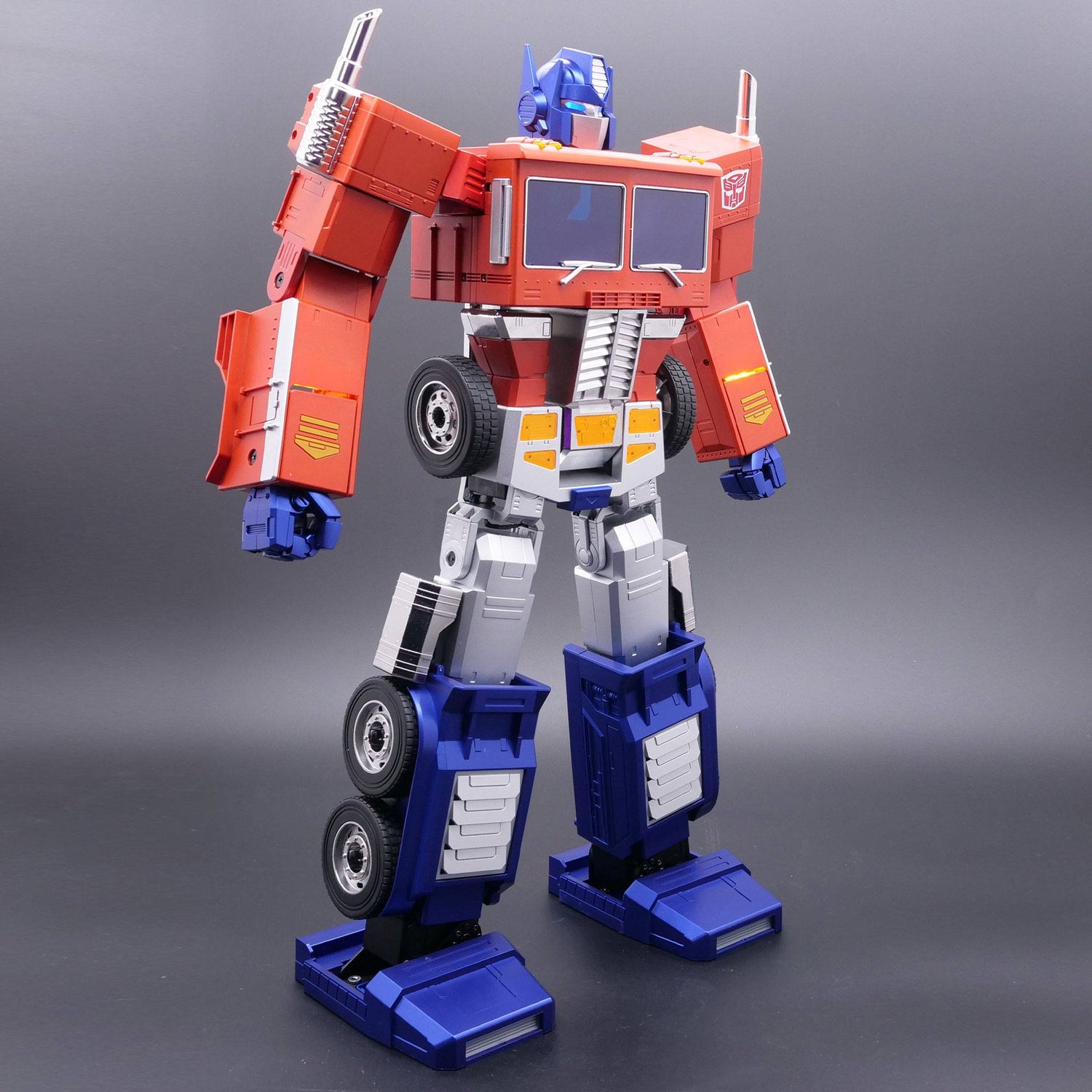 Optimus Prime Auto-Converting Robot Transformers Flagship Series ...