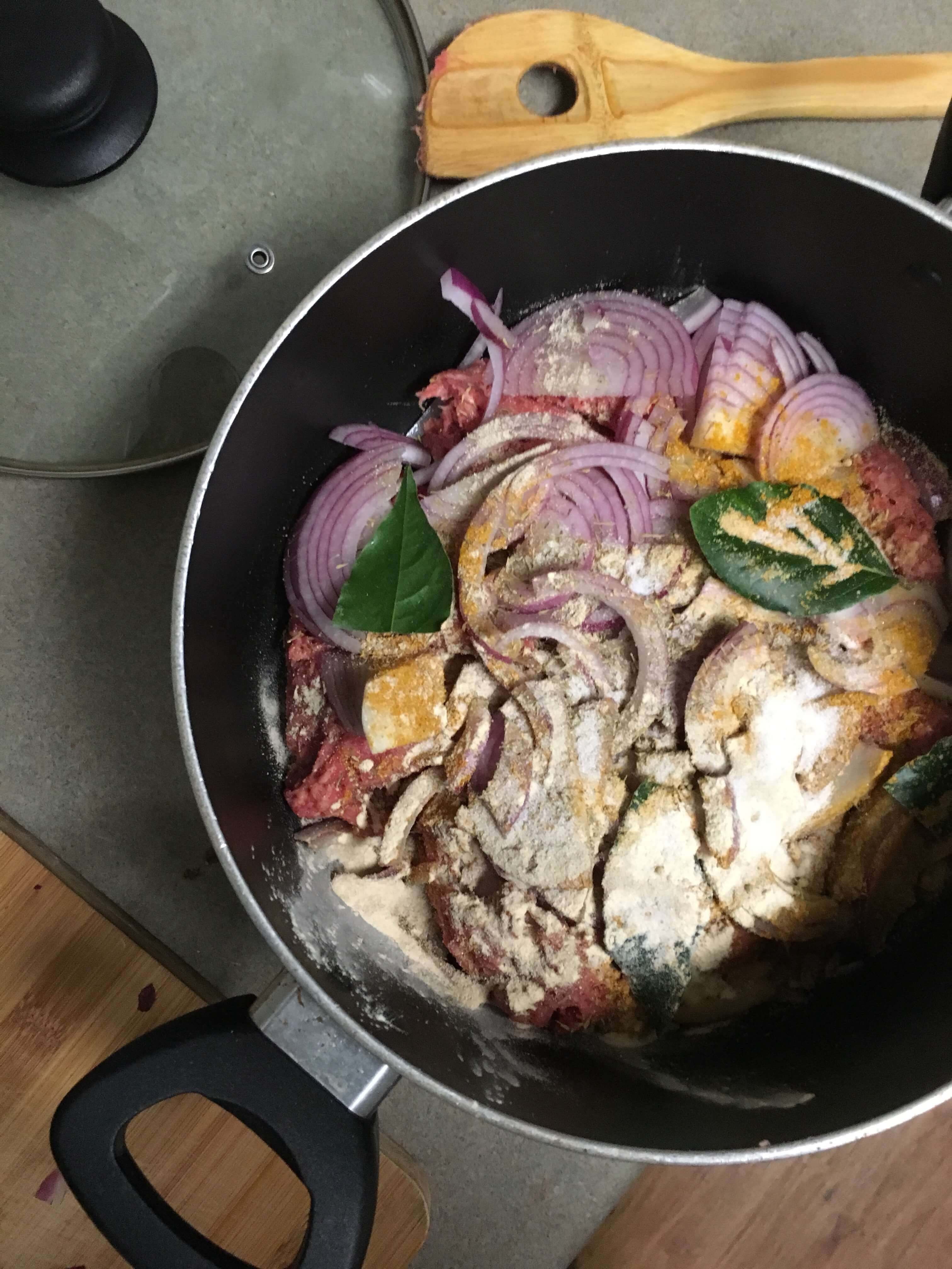 Ground Beef and Seasoning in a Pot - Adun