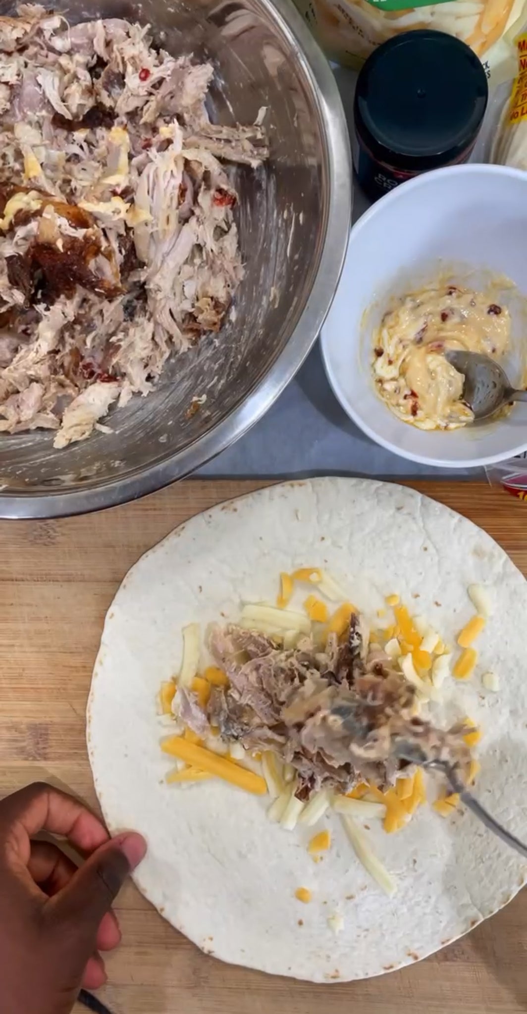 Tortilla and Rodo Shredded Chicken - Adun