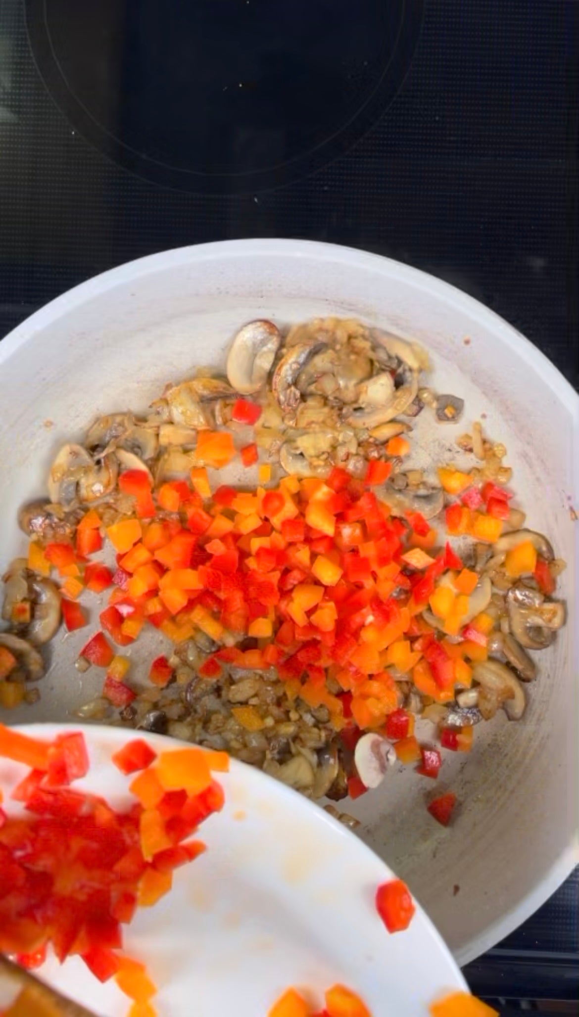 Bell Peppers, Mushrooms, Onions and Garlic - Adùn