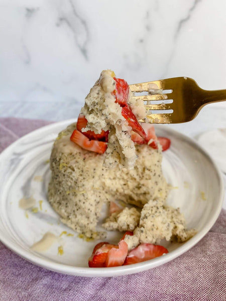 sliced lemon poppy seed mug cake