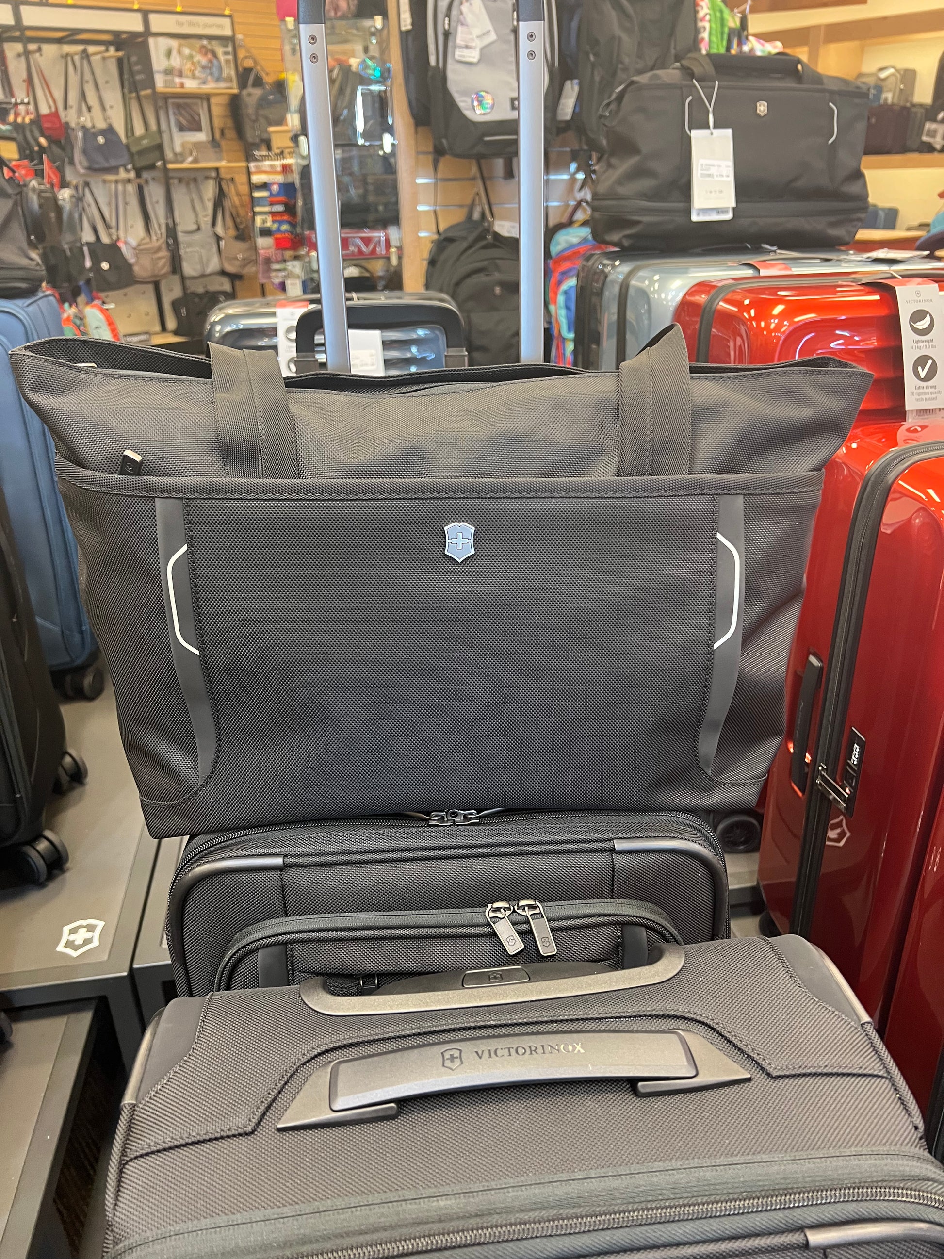 Verzwakken gezond verstand dubbellaag Victorinox Werks Traveler 6.0 Shopping Tote – Lieber's Luggage