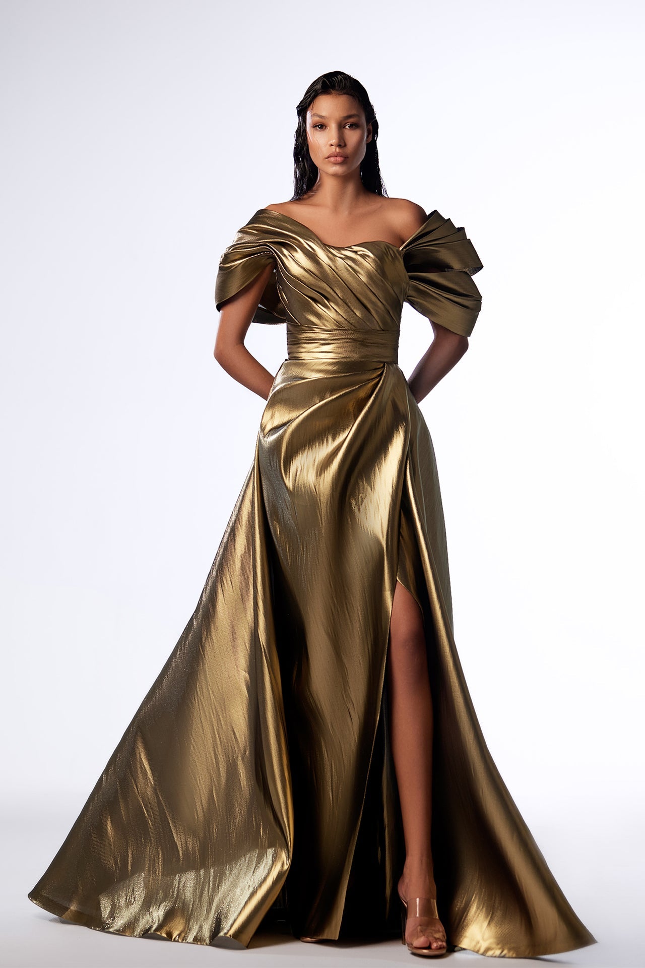 Draped off shoulder metaalic gold dress