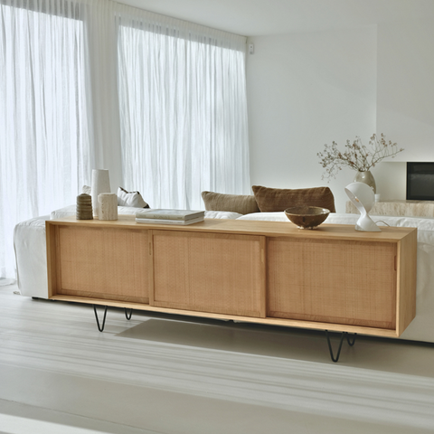Scandinavische meubels van Furnified in een woonkamer.ALT
