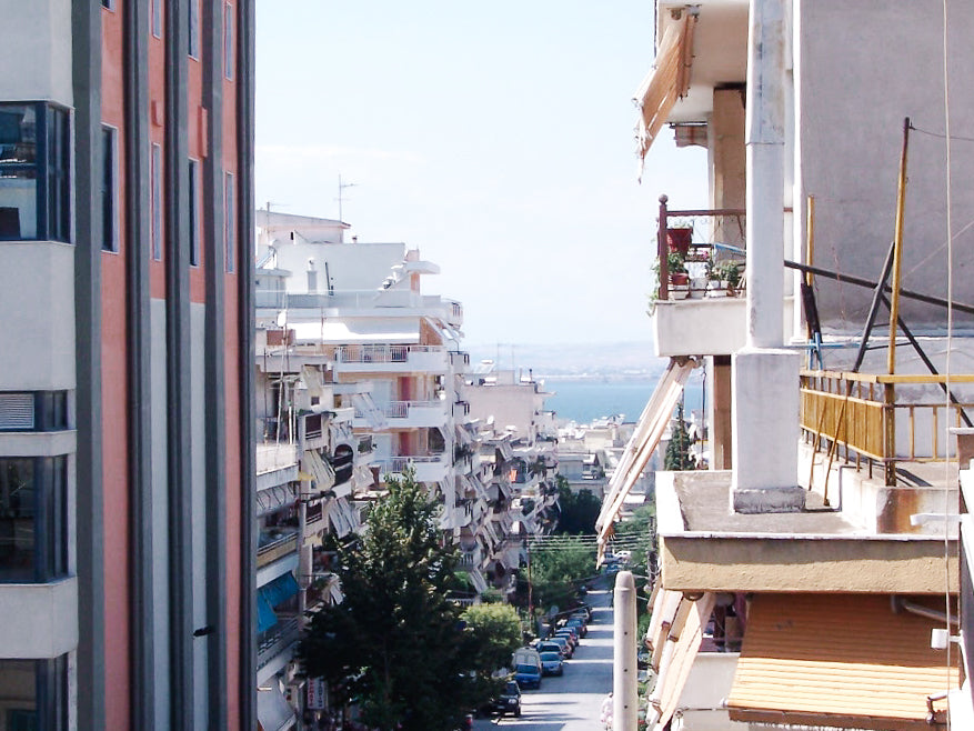 Snapshot of the streets and buildings of Thessaloniki, Greece