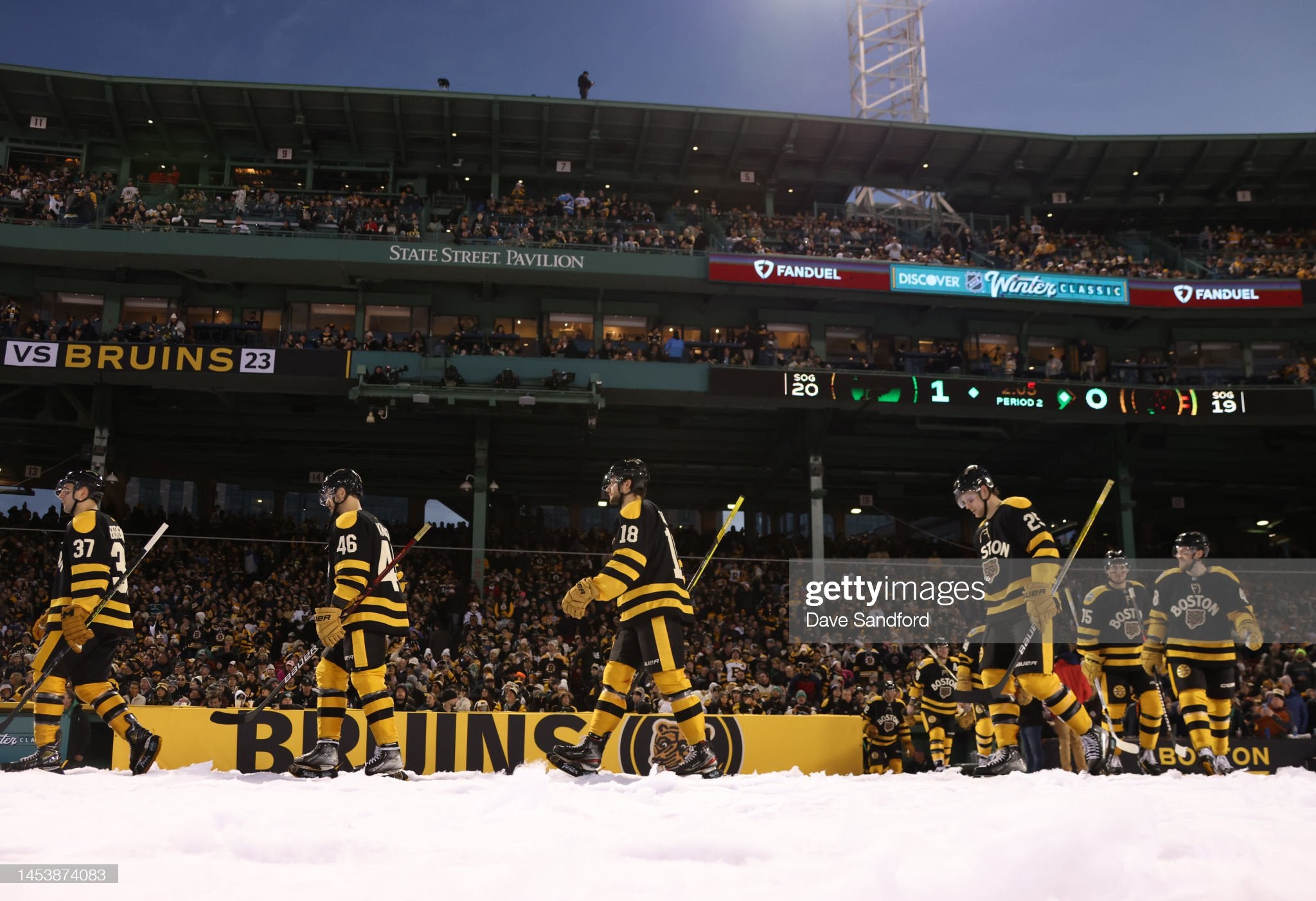 Hampus Lindholm 2023 Fenway Park Skate Winter Classic Boston Bruins Photo -  Dynasty Sports & Framing