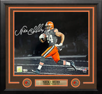 Davante Adams Autographed Las Vegas Raiders (Spotlight) Deluxe Framed –  Palm Beach Autographs LLC