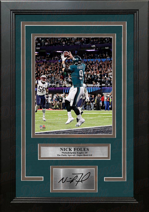 : Philadelphia Eagles S. B. 52 MVP Nick Foles Holds The S.B.  Trophy. 8x10 Photo, Picture : Sports & Outdoors