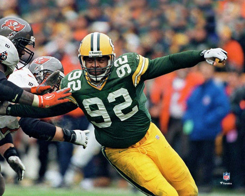 Reggie White in Action Green Bay Packers 8 x 10 Framed Football Photo  with Engraved Autograph - Dynasty Sports & Framing