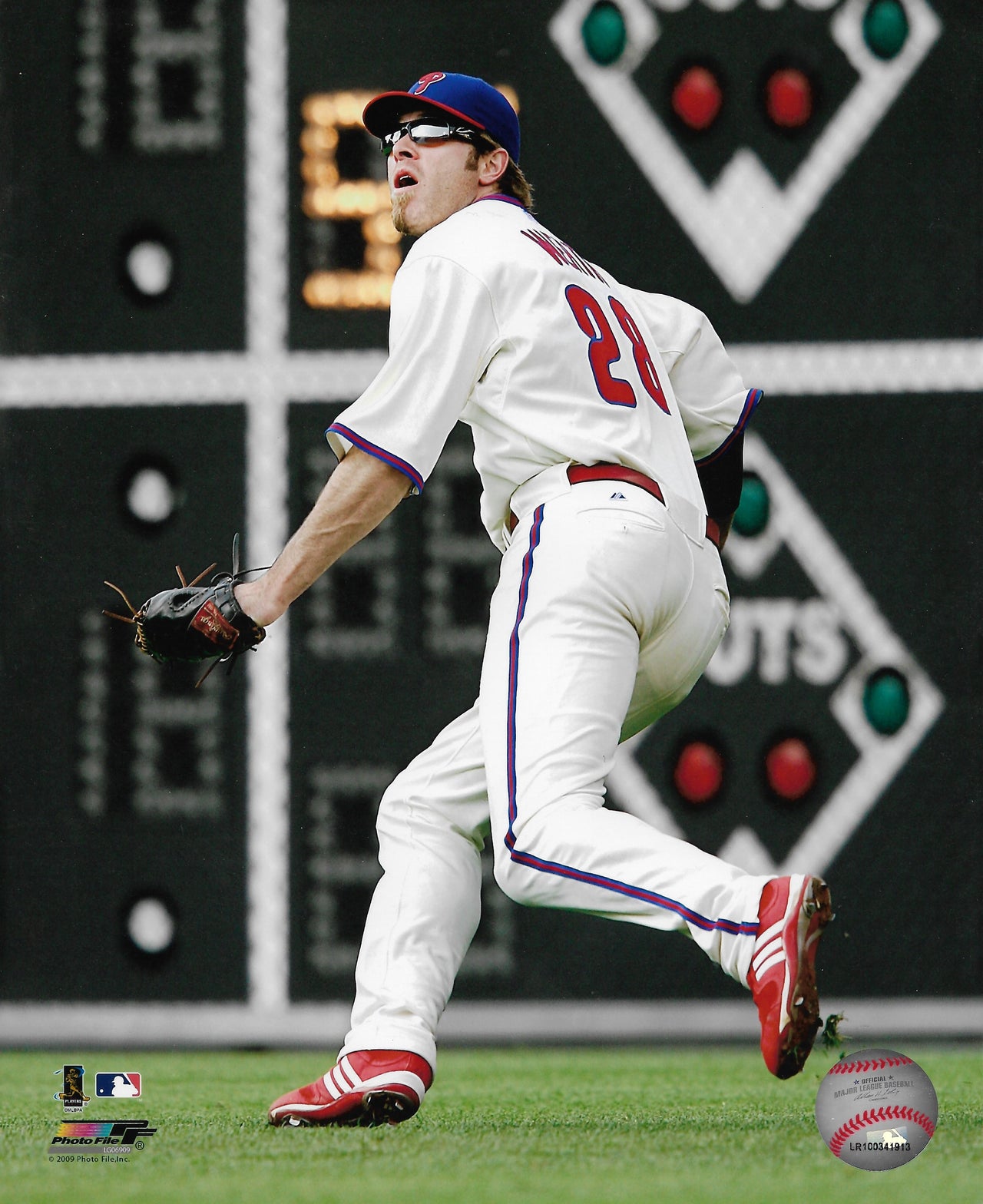 Raul Ibanez in Action Philadelphia Phillies 8 x 10 Baseball Photo