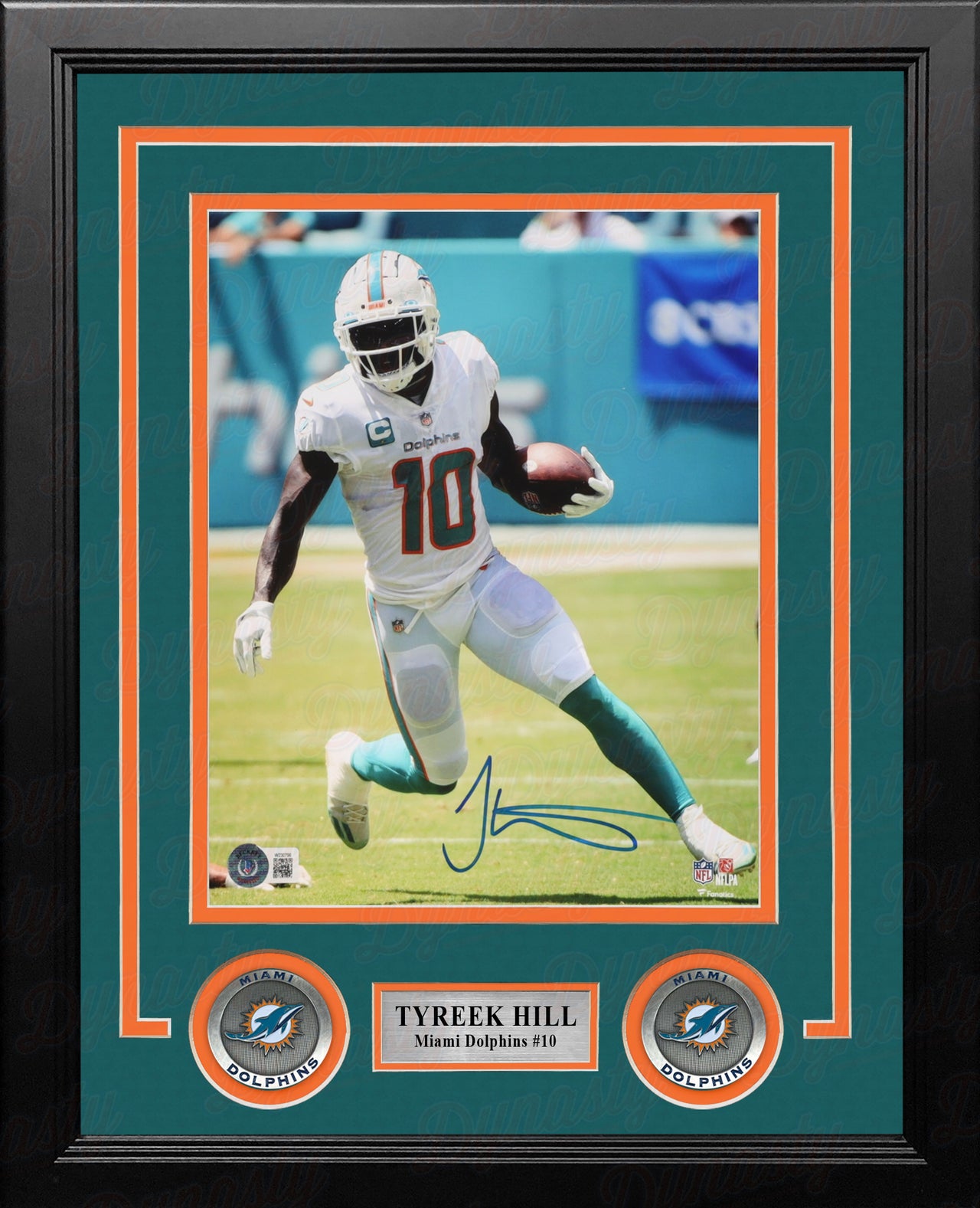 Tyreek Hill Miami Dolphins Autographed 2022 Panini Certified Mirror Bronze  #48 #/275 Beckett Fanatics Witnessed Authenticated Card