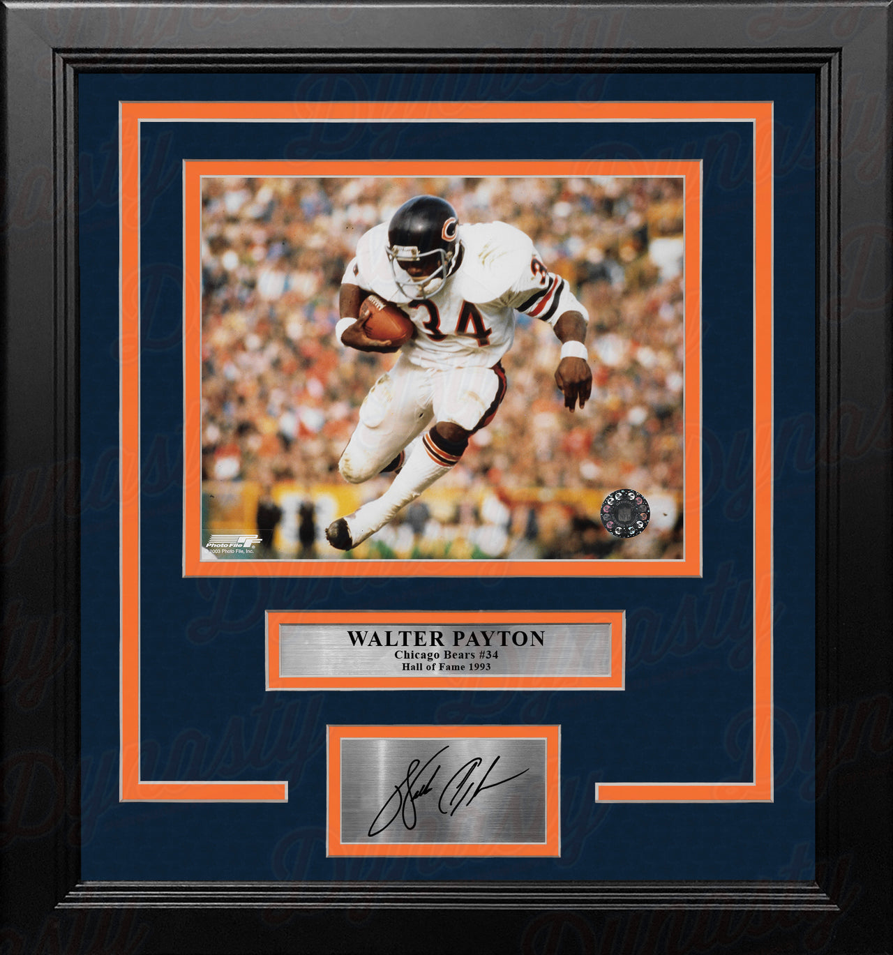 Brian Urlacher in Action Chicago Bears 8 x 10 Framed Football Photo with  Engraved Autograph