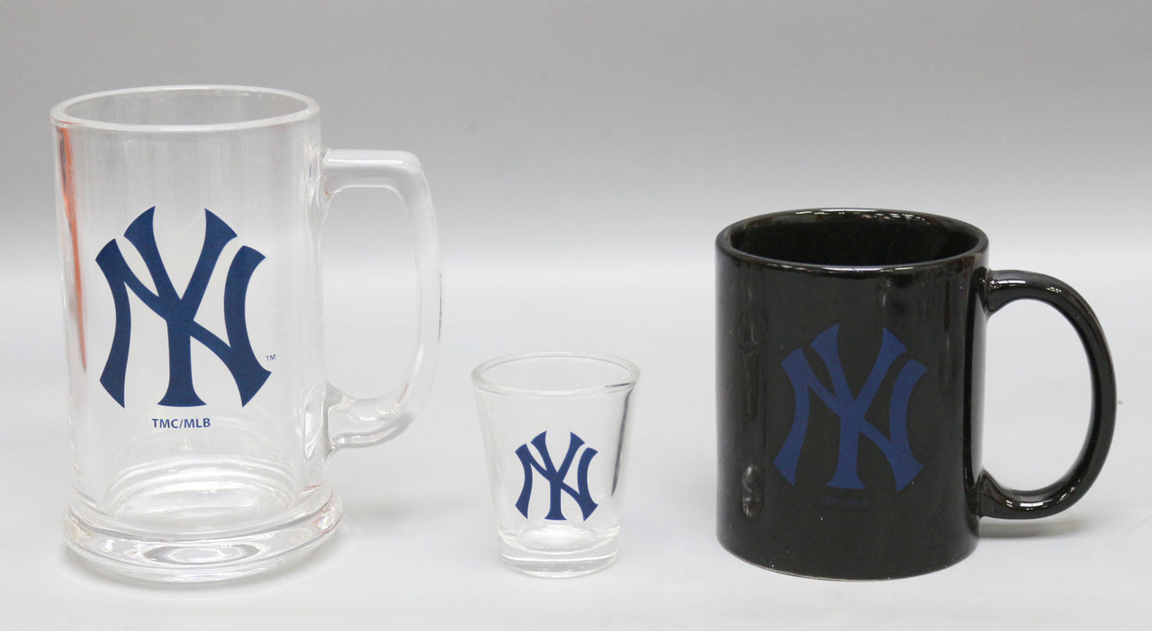 New York Yankees Navy Blue Logo Relief Coffee Mug