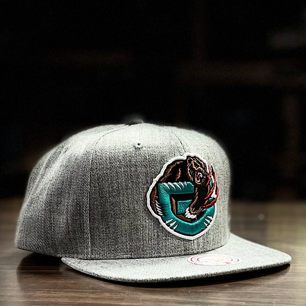 Mitchell & Ness Vancouver Grizzlies Drip Snapback Hat