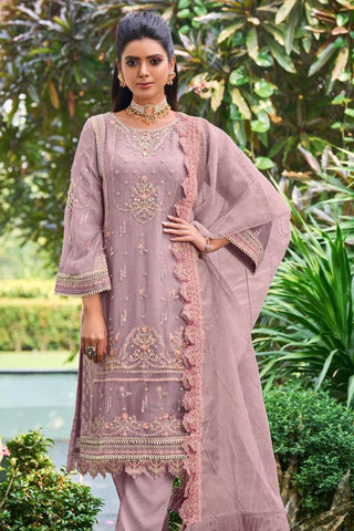 Pakistani Salwar Kameez Hassan