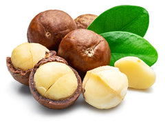 Macadamia nuts with and without shell