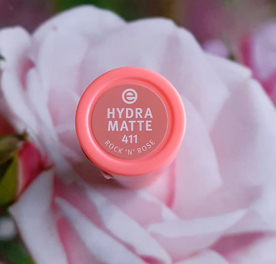 Essence Hydra Matte Lipstick - 411 ROCK 'N' ROSE