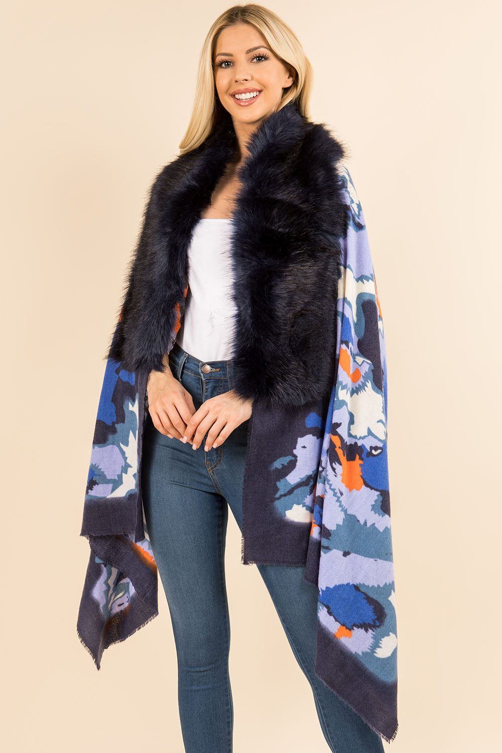 Milán Faux Fur Shawl