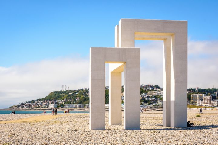 Le Havre beach sculpture