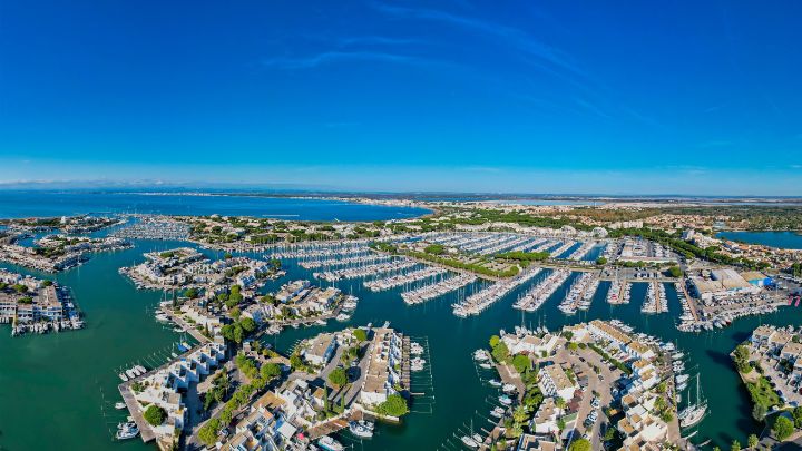 Camargue Port