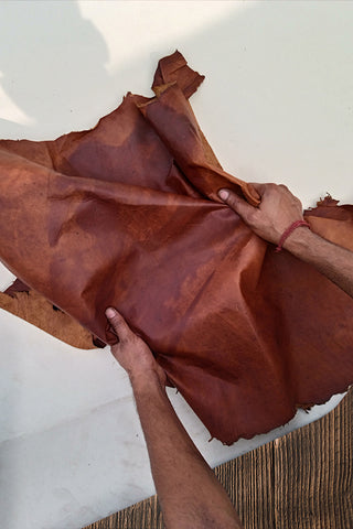 natural leather tanning process vegetable of traditional methods eco-friendly tannins in plant-based sustainable organic non-toxic environmentally friendly techniques rustic town bags store goods craft fashion lovers genuine accessories style luxury obsessed