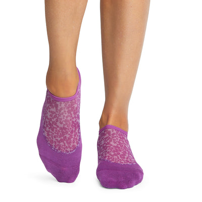 Emma Breeze Grip Socks – ToeSox, Tavi