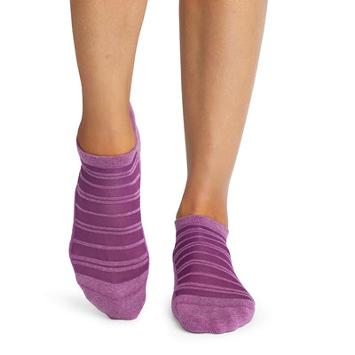 4 Pairs Full Toe Cute Pilates Socks with Grips for Women Non-Slip Yoga  Socks Barre Socks : : Fashion