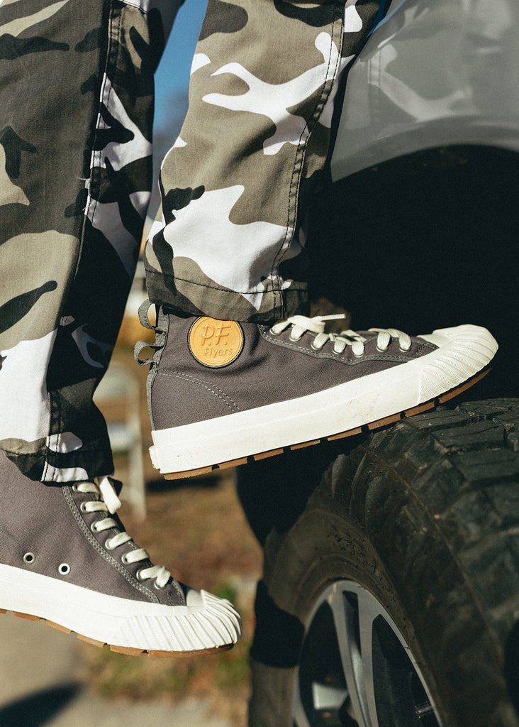 PF. Flyers Grounder