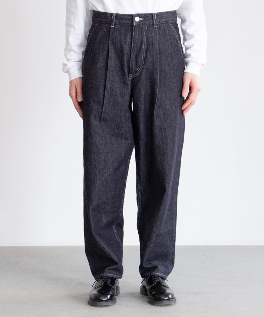 フラワープリント グラフペーパー COLORFAST DENIM TWO TUCK PANTS