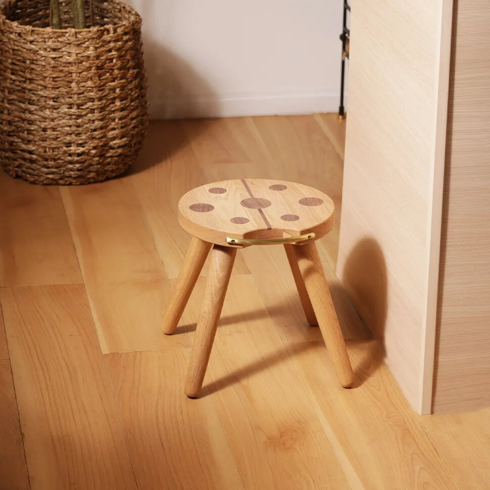 スツール 椅子 チェア サイドテーブル 天然木 コンパクト 木目調 ビーチ材 てんとう虫 かわいい ナチュラル 木製 北欧 シンプル 持ち運び簡単 軽量 子ども セルタン公式