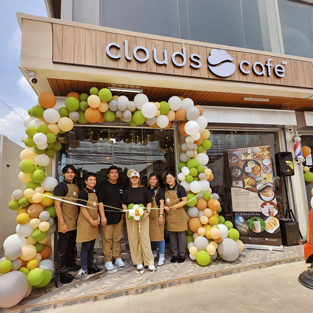 Grand opening photo of Cloudscafe's Dasmariñas Area D branch 