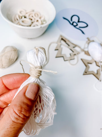 DIY tassel, yarn tassel, gift tag tassel, keychain tassel, decorative tassel
